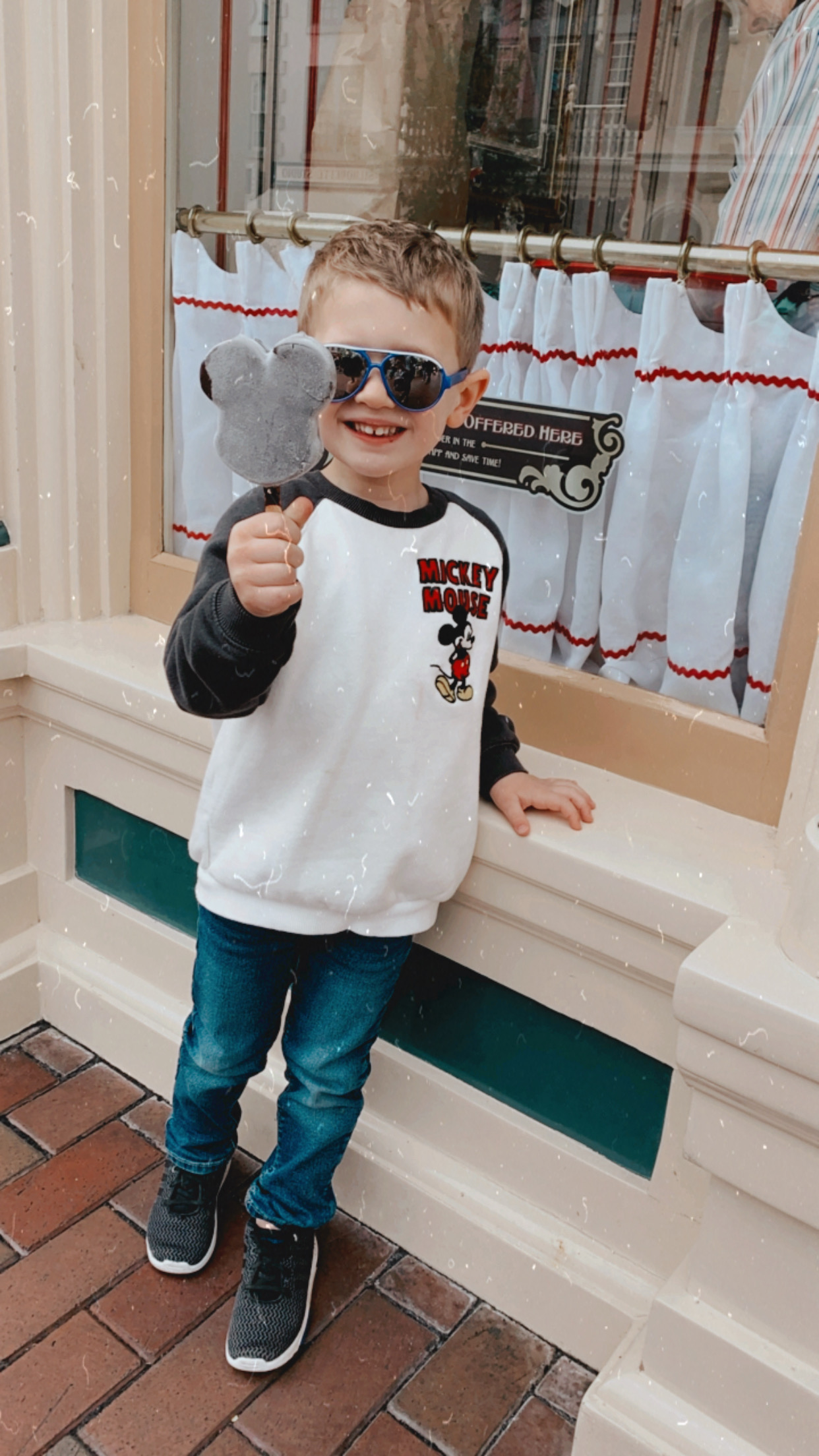 how to do disneyland with kids